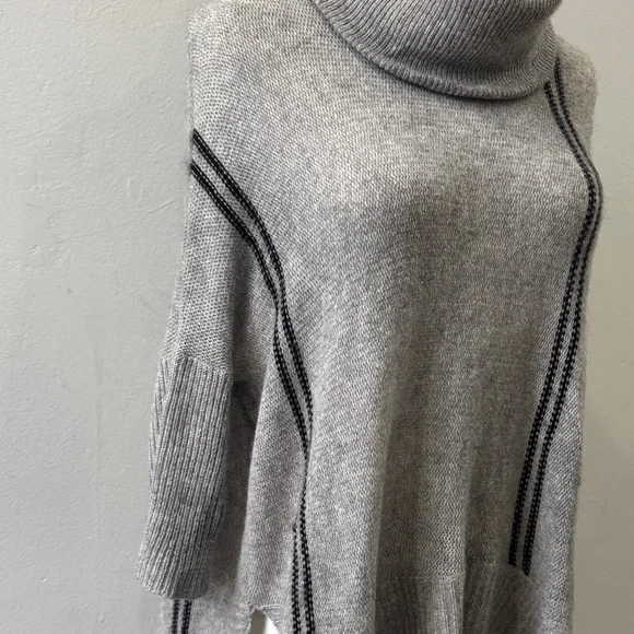 360Cashmere Gray 100% Cashmere Cowl Neck Oversized Sweater – Size XS